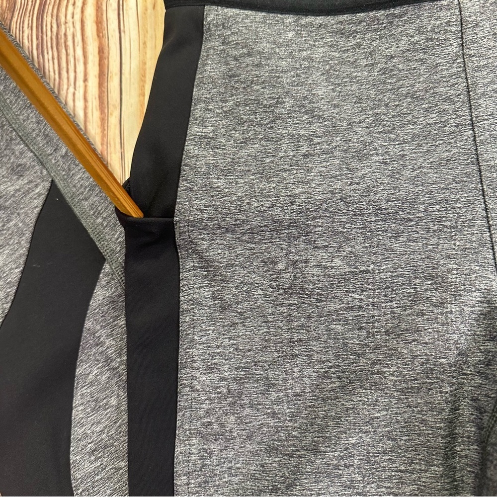 Lululemon Athletica Box It Out Tight Heathered Black / Black Leggings Size 4 - Picture 6 of 15